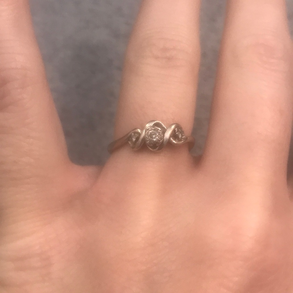 DIAMOND PROMISE RING